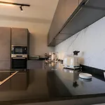 Nipotine Apartment *
